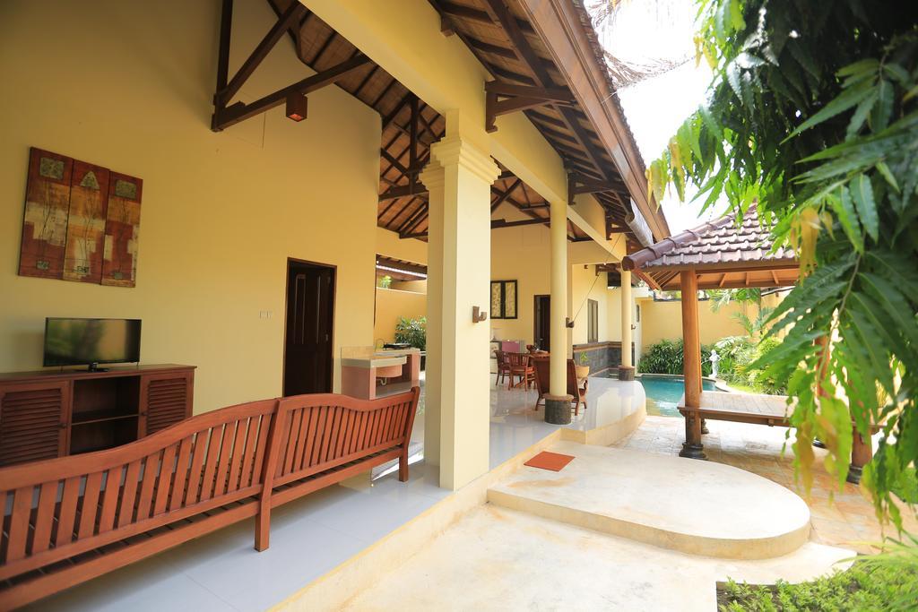 Putri Bali Villa Seminyak Exterior foto