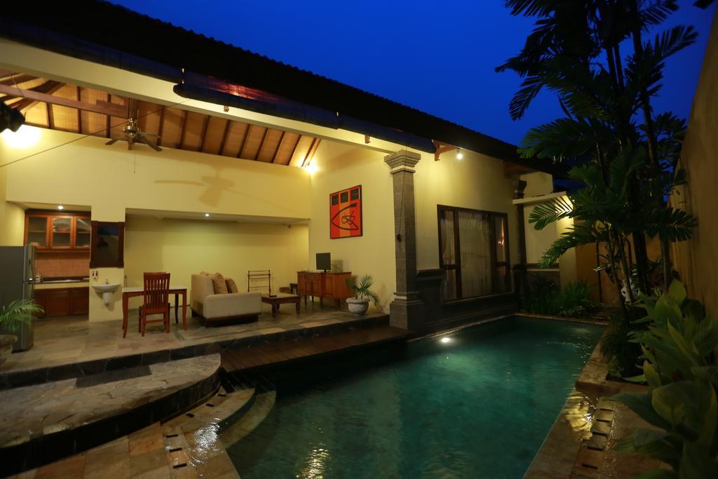 Putri Bali Villa Seminyak Exterior foto